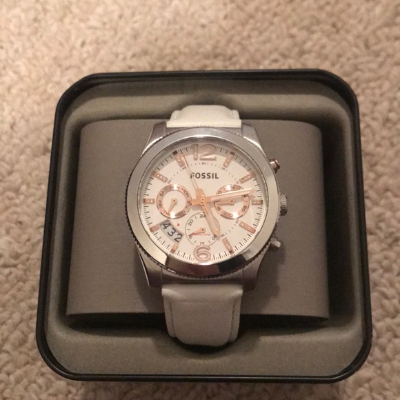 Fossil Watch - Picture 1 of 3